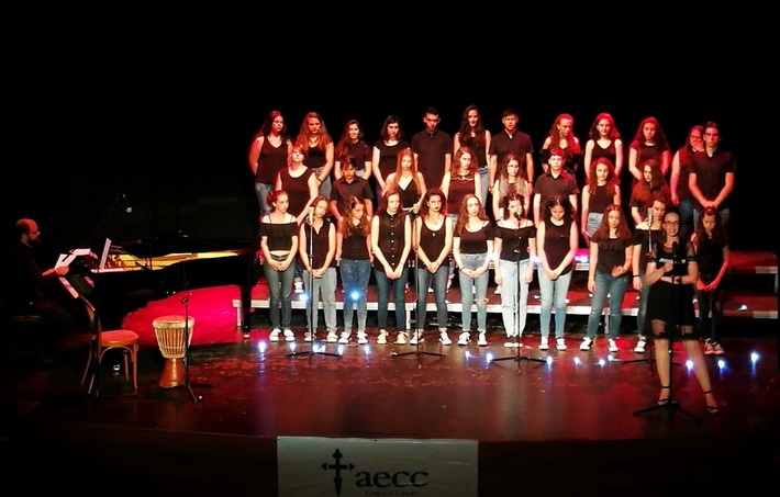 xito del concierto solidario del Coro Juvenil Voces Blancas de San Blas en el Teatro Caldern